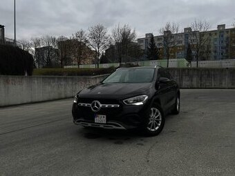 Mercedes Benz GLA180 A/T