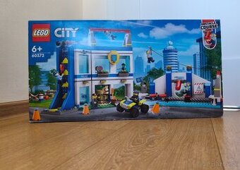 LEGO 60372 Policajná stanica-NOVÉ,neotvorené,ukončená výroba