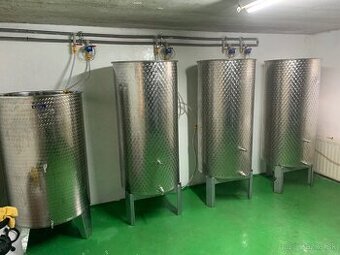 Predám Nerezové sudy/tanky na výrobu vina, mlynkoodstopkovač