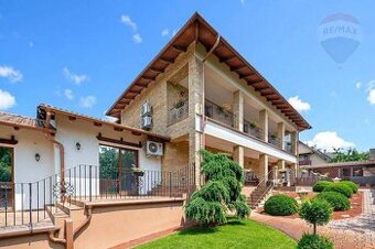 PREDAJ luxusný 2 posch. rodinný dom (dom 761m2- pozemok 1725