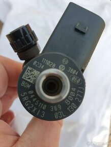 Predam vstrekovac Bosch 03L 130 277J 2.0 tdi CR