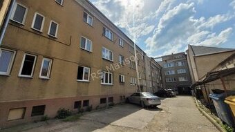 NA PREDAJ, 3-izbový byt, Bytča - centrum