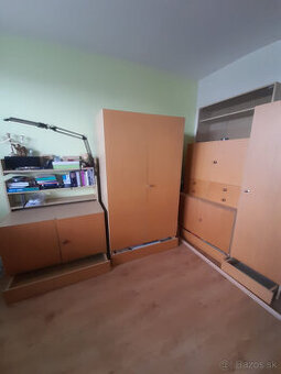 Skrine, skrinky, vitrina a sufliky, vsetko spolu :)