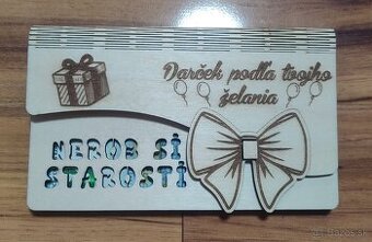 Darčeková drevená obálka na peniaze s motívom
