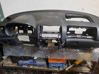 Skoda Fabia 2,Roomster palubna doska,bez airbagu.