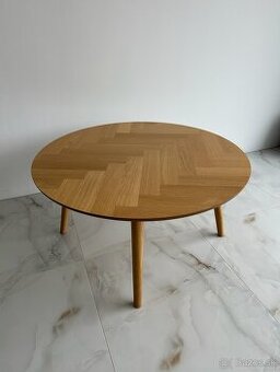 Krásny konferenčný stôl