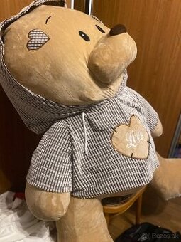 Veľký plyšový medveď