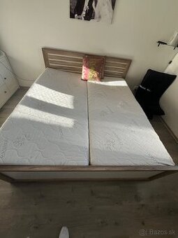 Manželská posteľ 180/200
