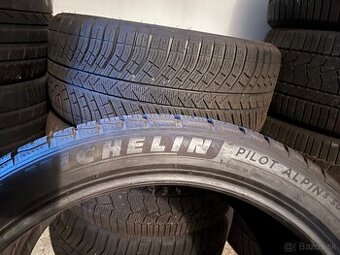 305/35R21 275/40r21