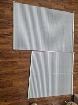 Biele žalúzie na okná