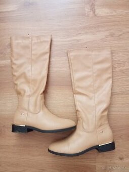 Béžové čižmy - predám za vašu cenu