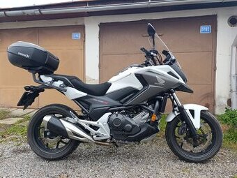 HONDA NC 750X manuál