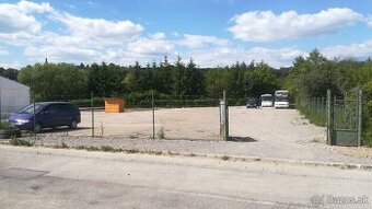 Parkovacie priestory, pobočka, prevádzka v meste Prievidza.