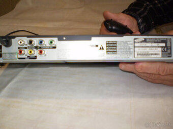 DVD prehrávač Samsung P-191 + 13filmov