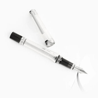 pero TWSBI Vac 700R s EF hrotom
