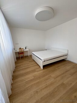 Manzelska postel s matracmi