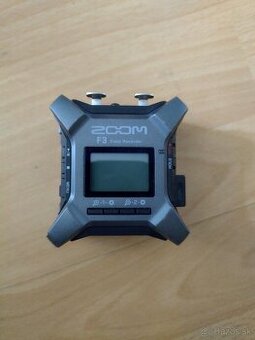 Zoom F3 recorder