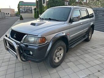 Mitsubishi Pajero Sport 2.5 TD GLX