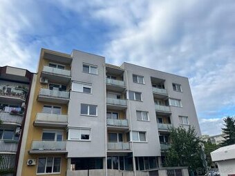 Nadštandardne veľký 3-i byt v staršej novostavbe vo Vrakuni