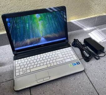 Fujitsu Lifebook / i5 M480 / 4GB RAM / 128GB SSD / 15.6"