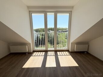 Už sa len nasťahovať - 3i byt a vonkaj. park. ZDARMA
