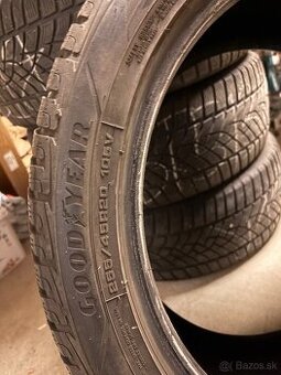 Zimne pneumatiky GOOD YEAR ULTRA GRIP 255/45/R20