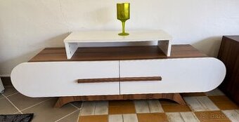 TV stolík – 145×37 cm