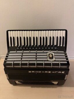 Akordeón WELTMEISTER S5