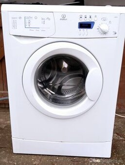 Automatická práčka Indesit