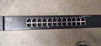 Cisco 24 portový switch  SF 100-24