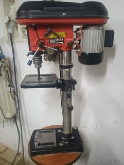 Predám stojanovu vrtacku