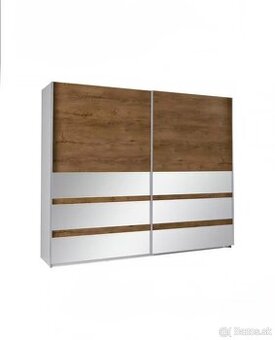 SKRIŇA 244x206x64cm