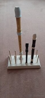 stojan na zobcovou flétnu