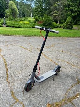 ČISTO NOVÁ ELEKTRICKÁ KOLOBEŽKA 350W – V KRABICI