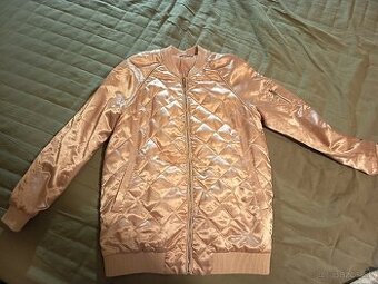 Dámska lesklá bunda prechodná