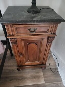 Starozitne nocne stoliky 2ks