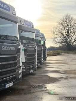 Hľadáme vodičov kategórie C+E na sklápače