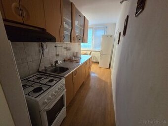 PREDAJ - 3 izbový byt ul.Štefánikova - MICHALOVCE