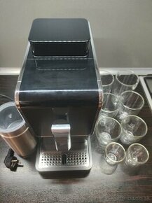 Predám plnoautomatický kávovar tchibo 10x použitý + doplnky