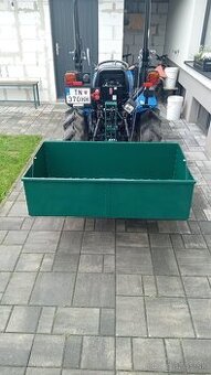 Transportný box manuálne sklápateľný za malotraktor