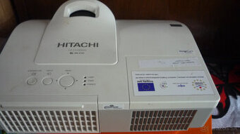 Predam Funkcny Projektory HITACHI CP-CX300WN