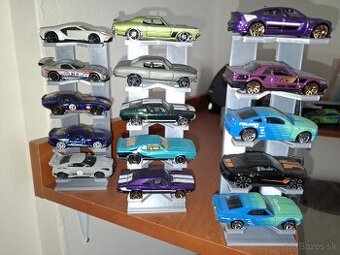 Hot wheels+ stojan