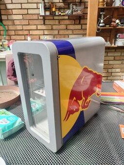 RedBull chladnička