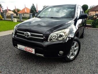 TOYOTA RAV4 2.2 D-4D 100kW- 4x4-UZAVIERKA-DIGIKLIMA-NOVA STK