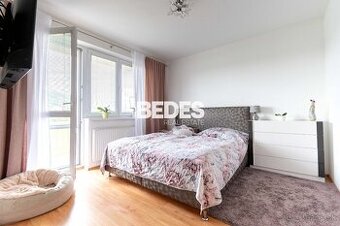 Útulný plne zariadený 2-izbový byt s balkónom pri hrádzi na