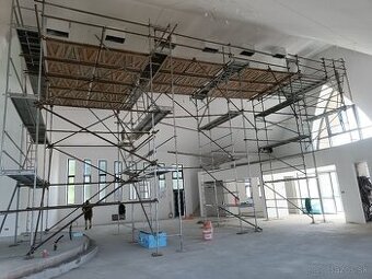 🏗️ Lešenárske služby – montáž a demontáž lešenia