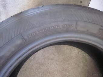 205/60R16 96V Goodyear Efficientgrip Perf.2 - 1ks
