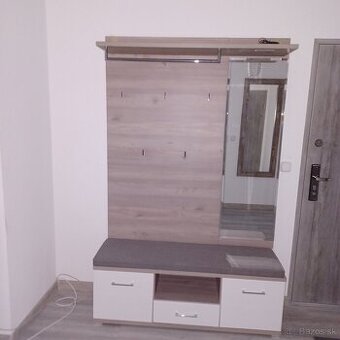 Predsieňová zostava výška celkom 198,5/130