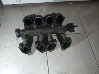 Sanie + vstrekovače + palivová rampa Škoda Octavia 1 1.6i