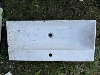 3 ks značkové umývadlá,